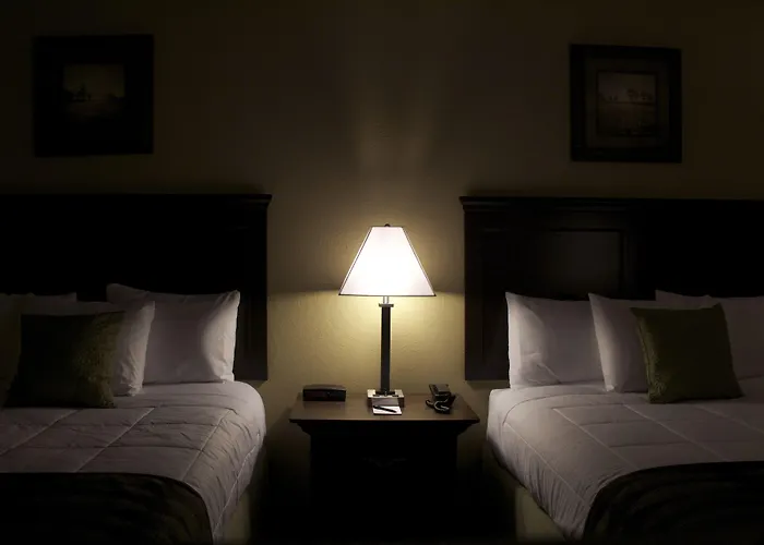 Grand View Inn & Suites